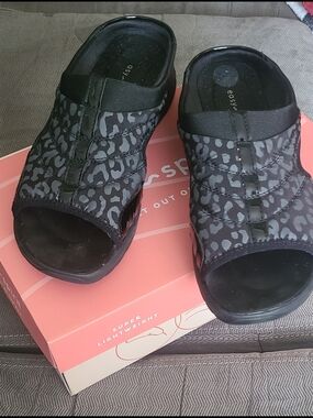 Easy Spirit Black Gray Leopard-Print Slide Mules